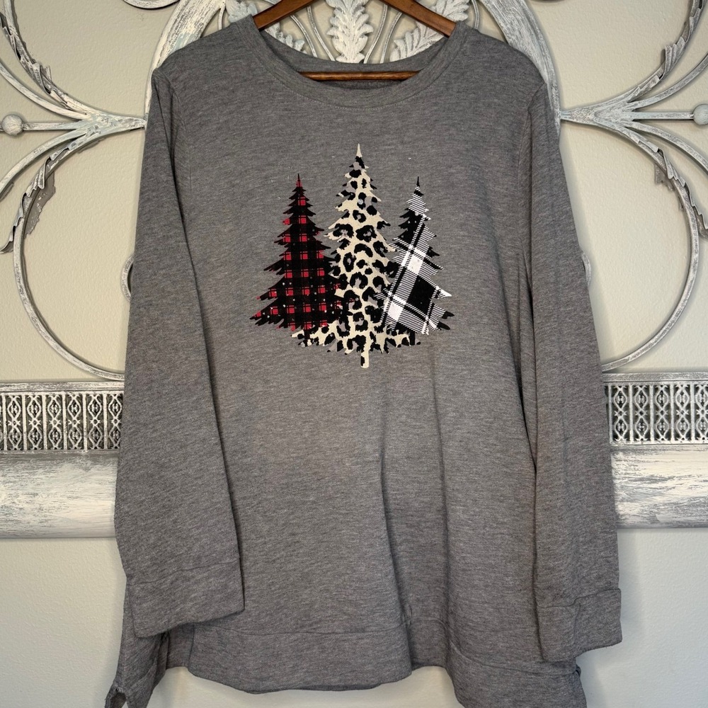 Lane Bryant Gray Christmas Tree Graphic Sweatshirt Plus Size 26/28 Leopard Plaid
